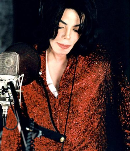 https://theonewomanapollo.com/wp-content/uploads/2011/11/mj2001whatmorecanigive1.jpg?w=258